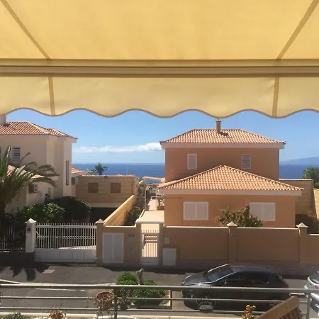 Дом отдыха Comfortable Townhouse With An Ocean View Адехе